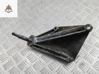 кронштейн КПП Renault Laguna 2 поколение 2001, 2.0 л., бензин, МКПП, красный, хетчбэк 5 дв., 8200000023