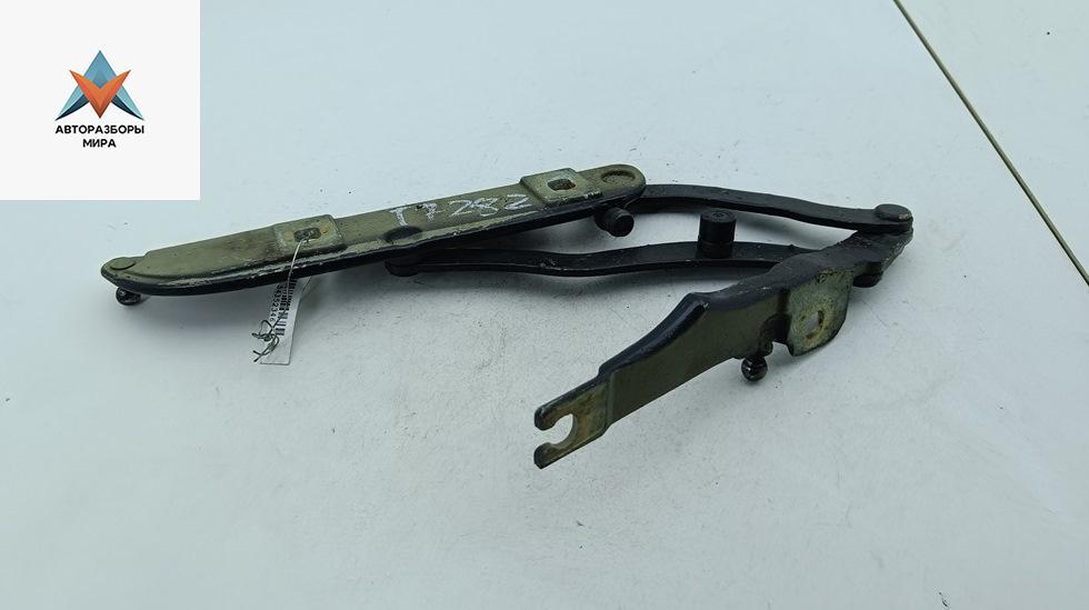 петля крышки багажника BMW 3 серия E46 2000, чёрный, купе, 8220073 - фото №1