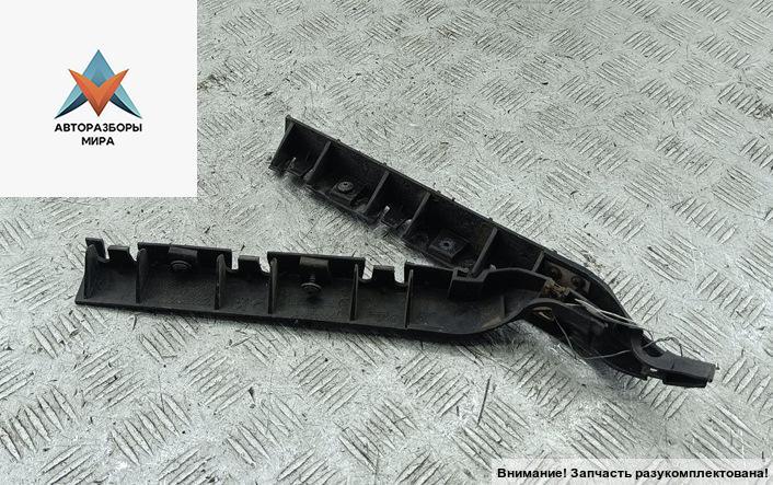 кронштейн заднего бампера Peugeot 307 1 поколение 2004, 2.0 л., дизель, МКПП, серый, универсал, 9640533380 - фото №1