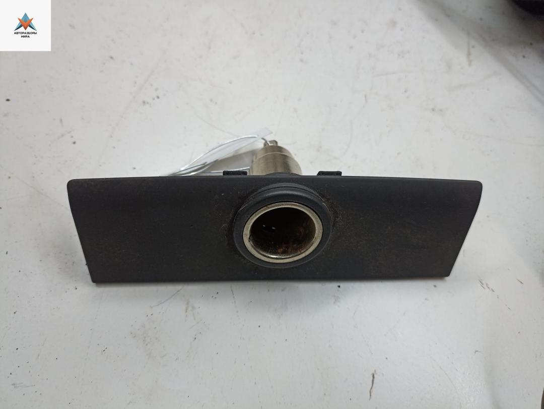 прикуриватель Opel Vectra C 2003, 1.8 л., бензин, МКПП, серый, седан, 13111083 - фото №1