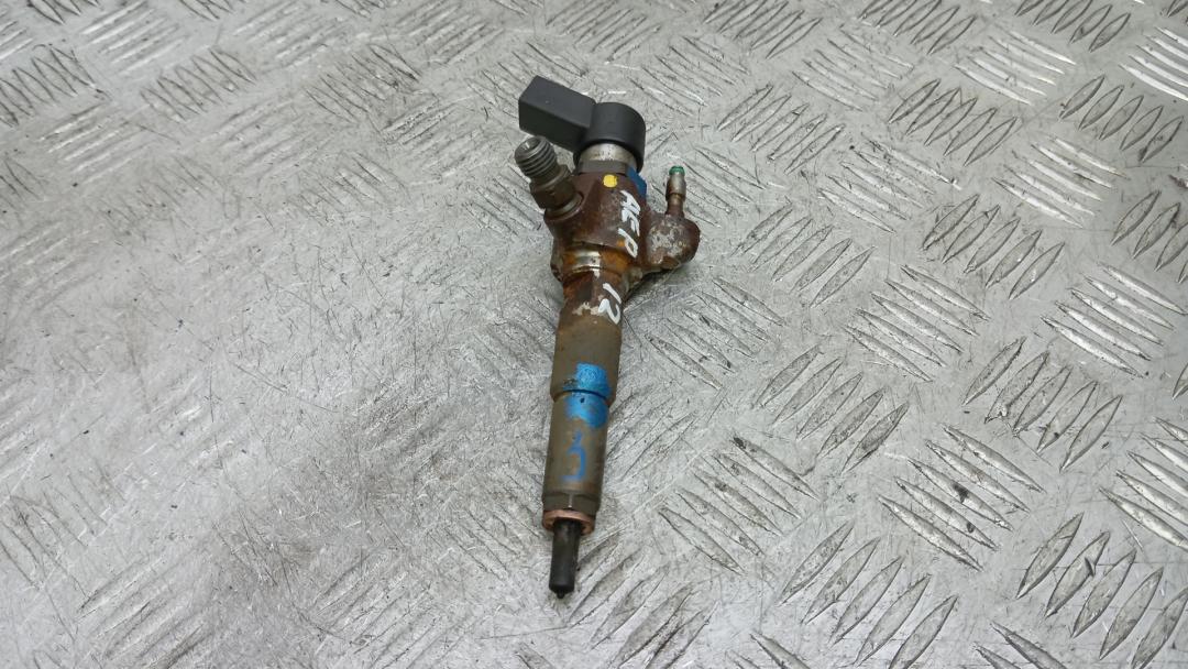 форсунка Volvo V40 2 поколение 2013, 1.6 л., дизель, МКПП, хетчбэк 5 дв., 9802448680 - фото №1