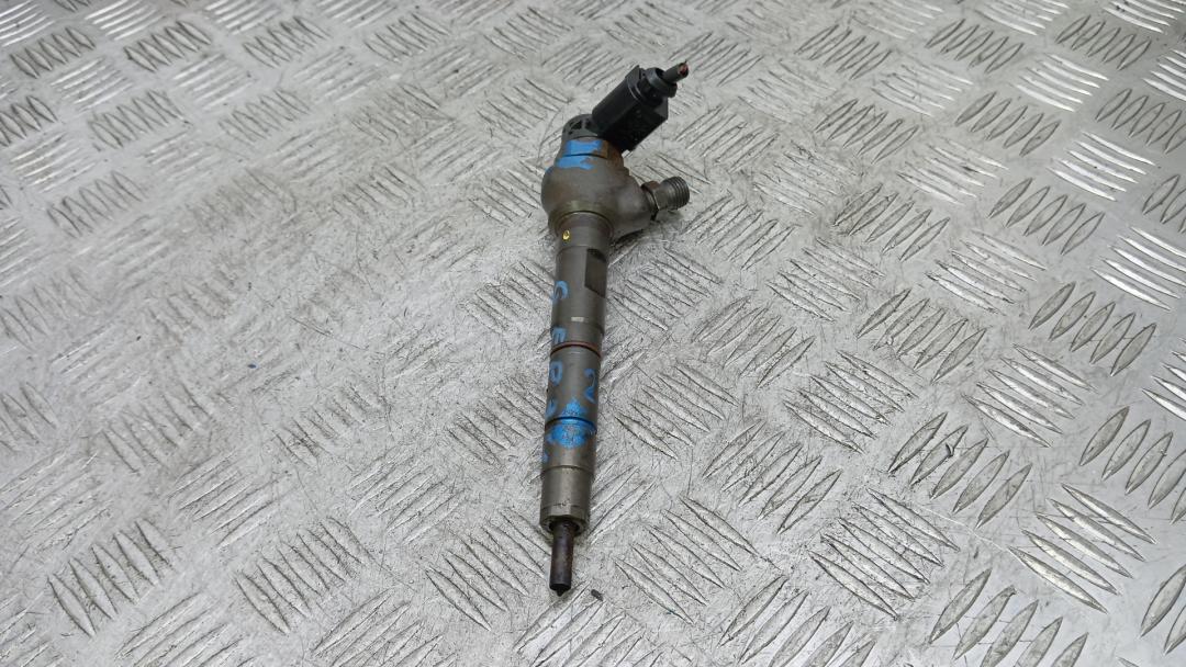 форсунка Skoda Superb 2 поколение 2011, 2.0 л., дизель, АКПП, хетчбэк 5 дв., 0445110369, 03L130277J - фото №1