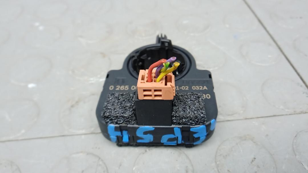 датчик угла поворота руля Citroen C5 2 поколение 2012, 2.0 л., дизель, МКПП, универсал - фото №1