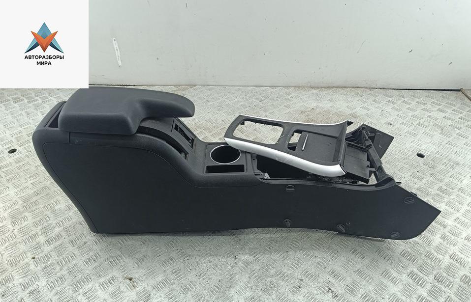 подлокотник Mercedes-Benz B-Класс W245 2005, 2.0 л., дизель, МКПП, серый, минивэн, 1696800050 - фото №1