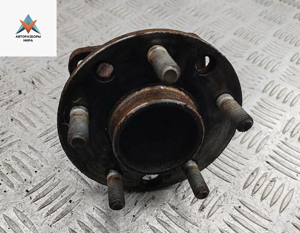 ступица задняя левая Ford Mondeo 3 поколение 2002, 3.0 л., бензин, МКПП, синий, универсал - фото №1