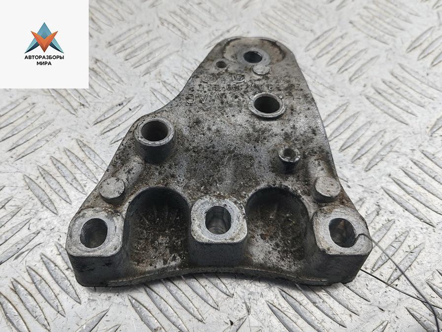 кронштейн двигателя Skoda Fabia 2 поколение (5J) 2008, 1.6 л., бензин, МКПП, серый, хетчбэк 5 дв., 6Q0199185T - фото №1