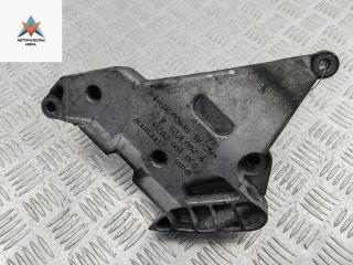 кронштейн двигателя Volkswagen Caddy 3 поколение 2005, 2.0 л., дизель, МКПП, белый, фургон, 03G199207F