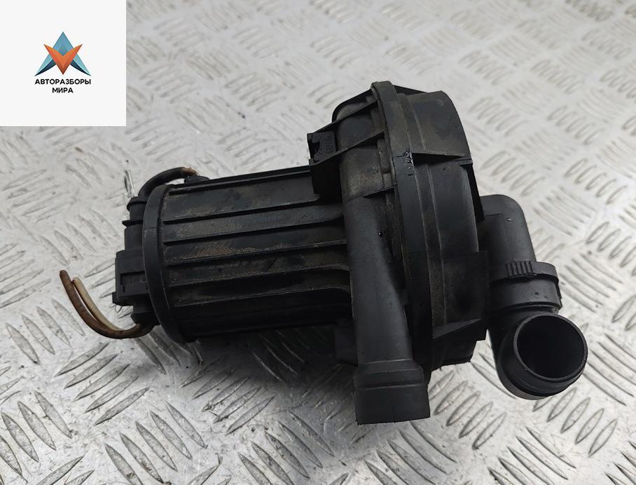 насос продувки катализатора Volkswagen Bora 1 поколение 2000, 1.6 л., бензин, АКПП, серый, седан, 06A959253B - фото №1