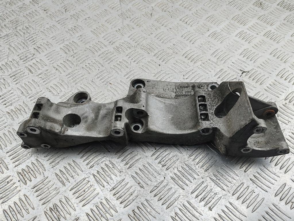 кронштейн генератора Volkswagen Bora 2000, 1.6 л., бензин, АКПП, серый, седан, 06A903143P