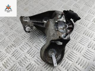 крепление стабилизатора / втулки стабилизатора Volkswagen Passat B5 [рестайлинг] 2001, 2.0 л., бензин, МКПП, синий, универсал, 4B0199352B