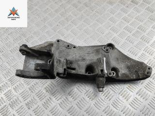 кронштейн генератора Renault Laguna 2 поколение 2001, 2.0 л., бензин, МКПП, красный, хетчбэк 5 дв., 8200115762