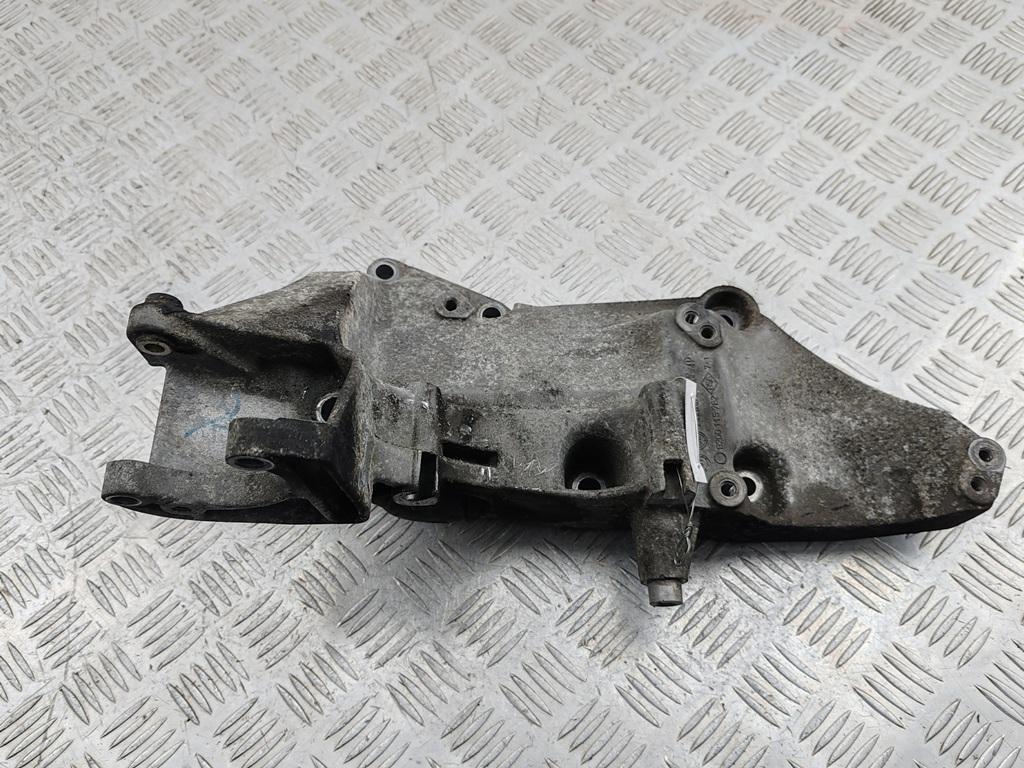 кронштейн генератора Renault Laguna II 2001, 2.0 л., бензин, МКПП, красный, хетчбэк 5 дв., 8200115762