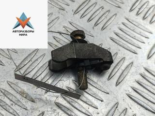 крепление форсунки Skoda Fabia 1 поколение (6Y) [рестайлинг] 2004, 1.9 л., дизель, МКПП, белый, хетчбэк 5 дв.