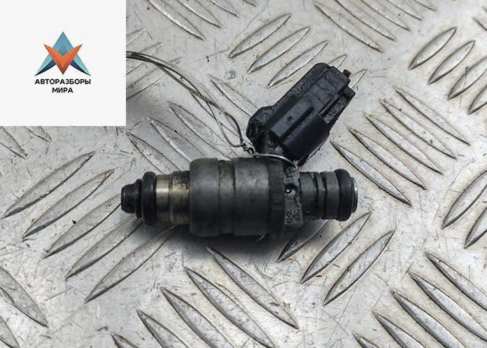 форсунка Volkswagen Passat B6 2010, 1.6 л., бензин, МКПП, серый, универсал, 06A906031BT - фото №1