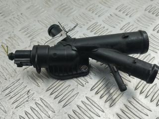 фланец (тройник) системы охлаждения Volkswagen Passat B7 2013, 2.0 л., дизель, МКПП, чёрный, универсал, 03L121131AA