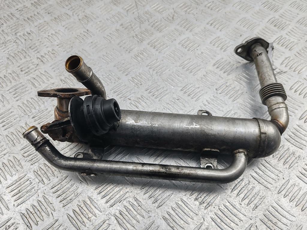 охладитель EGR / Радиатор EGR Volkswagen Passat B6 2007, 2.0 л., дизель, МКПП, коричневый, универсал - фото №1