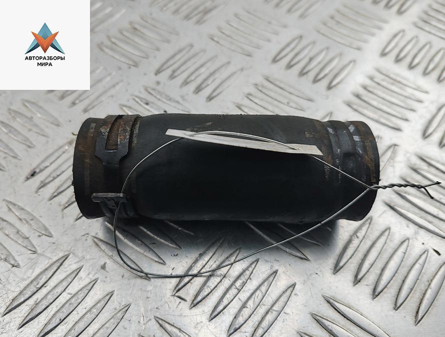 патрубок (трубопровод, шланг) Skoda Roomster 1 поколение 2008, 1.9 л., дизель, МКПП, синий, фургон - фото №1