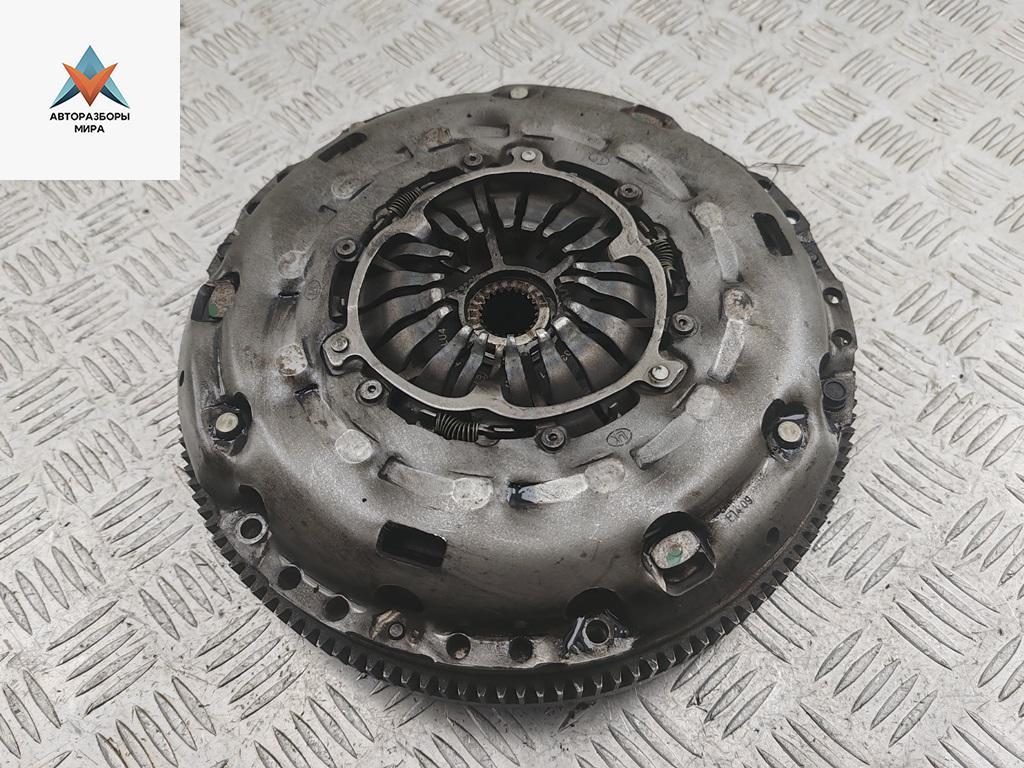 маховик Volkswagen Passat B7 2013, 2.0 л., дизель, МКПП, чёрный, универсал, 03L105266DJ - фото №1