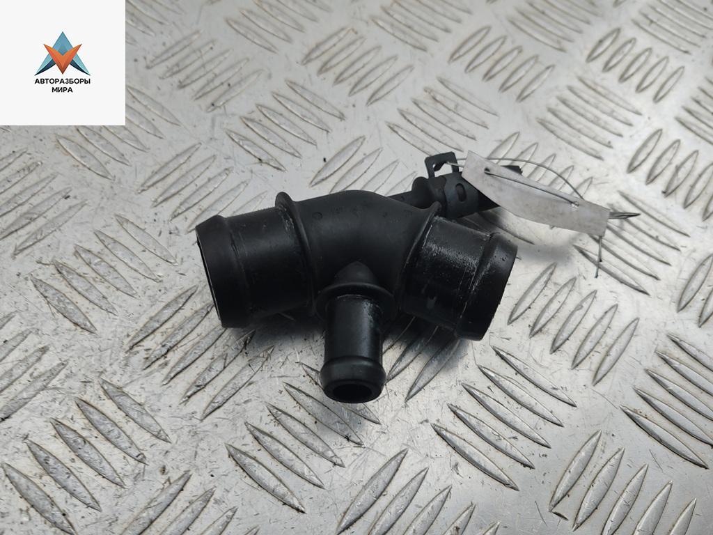 фланец (тройник) системы охлаждения Skoda Octavia mk1 (A4 1U) 2004, 2.0 л., бензин, МКПП, синий, универсал - фото №1