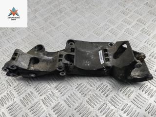 кронштейн генератора Volkswagen Caddy 3 поколение 2005, 2.0 л., дизель, МКПП, белый, фургон, 045903143F