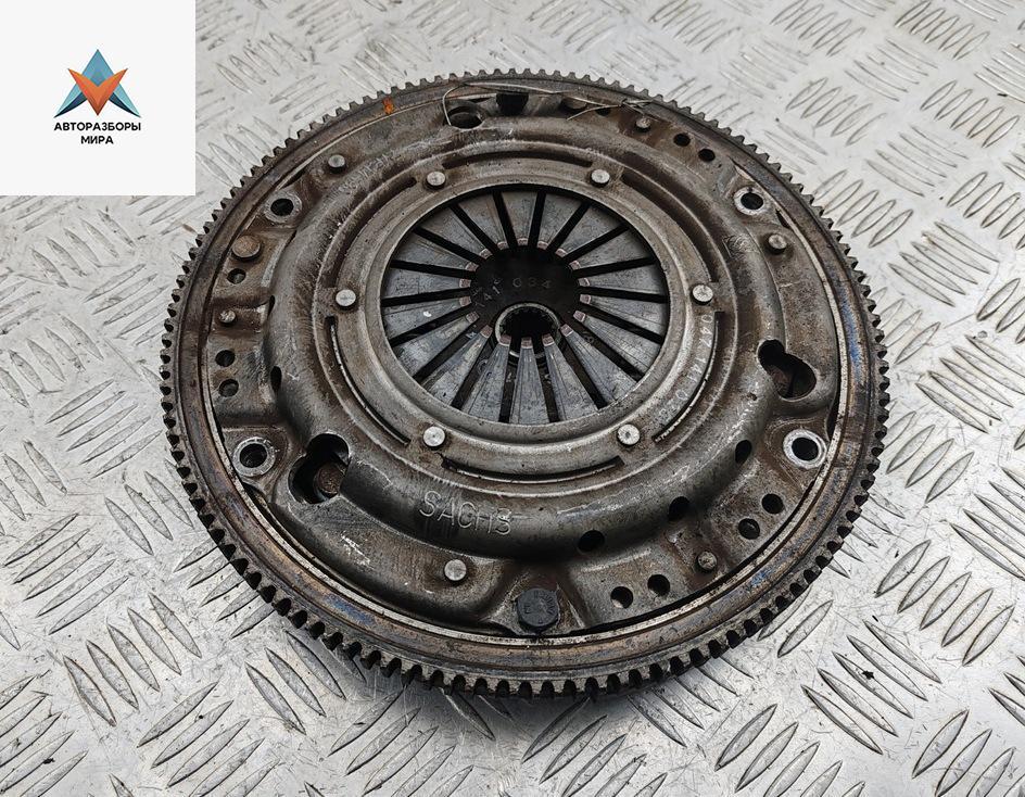 маховик Skoda Felicia 1 поколение 1996, 1.3 л., бензин, МКПП, красный, хетчбэк 5 дв. - фото №1