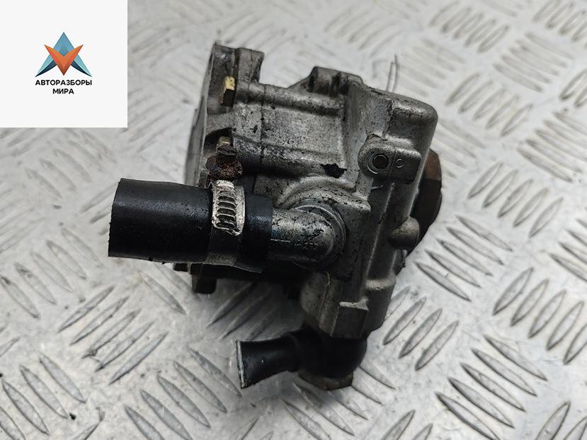 Насос гидроусилителя руля Skoda Felicia 1 поколение 1996, 1.3 л., бензин, МКПП, красный, хетчбэк 5 дв., 030145157D - фото №1