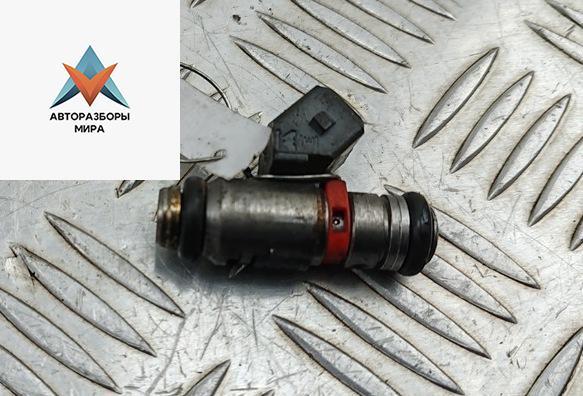 форсунка Volkswagen Golf 4 поколение 2000, 1.4 л., бензин, МКПП, синий, хетчбэк 5 дв., IWP058 - фото №1