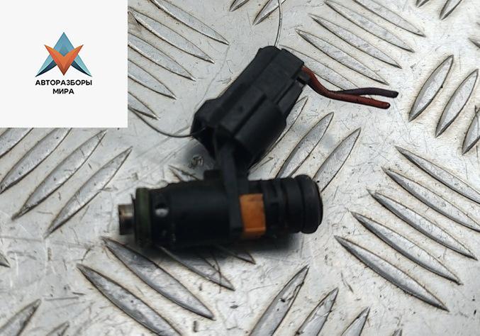 форсунка Skoda Fabia 2 поколение (5J) 2008, 1.6 л., бензин, МКПП, серый, универсал, 03C906031 - фото №1