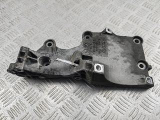 кронштейн генератора Volkswagen Passat B6 2007, 2.0 л., дизель, МКПП, коричневый, универсал, 038903143AF