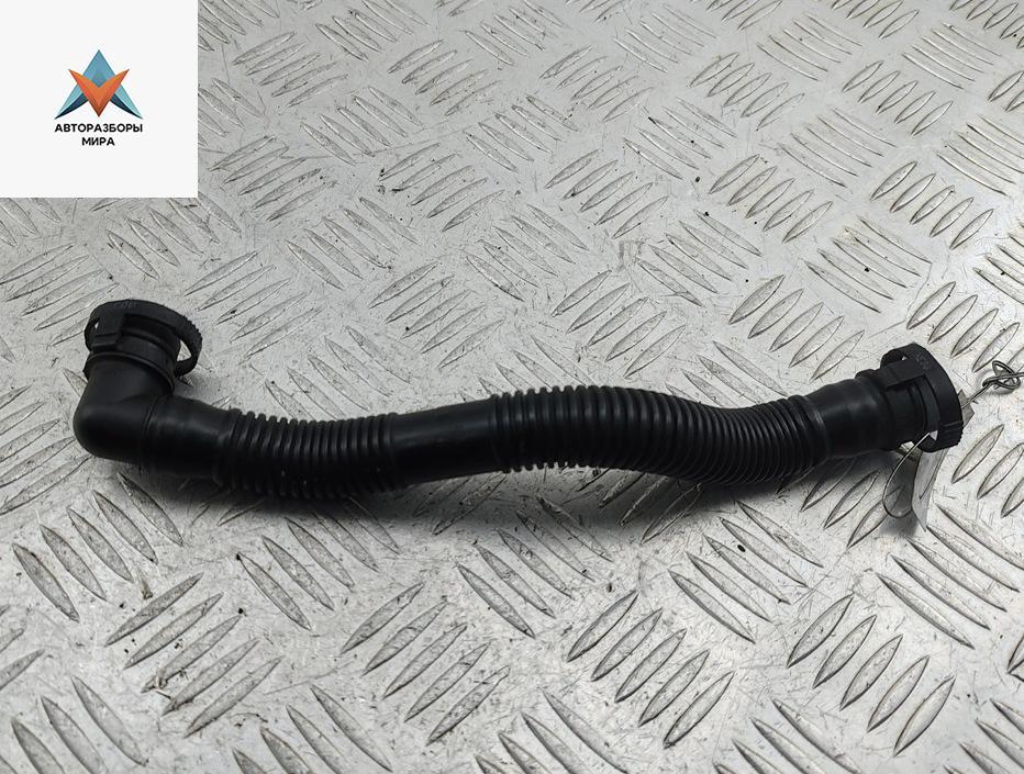 патрубок вентиляции картера Volkswagen Bora 1 поколение 2000, 1.6 л., бензин, АКПП, серый, седан, 06A131127H - фото №1