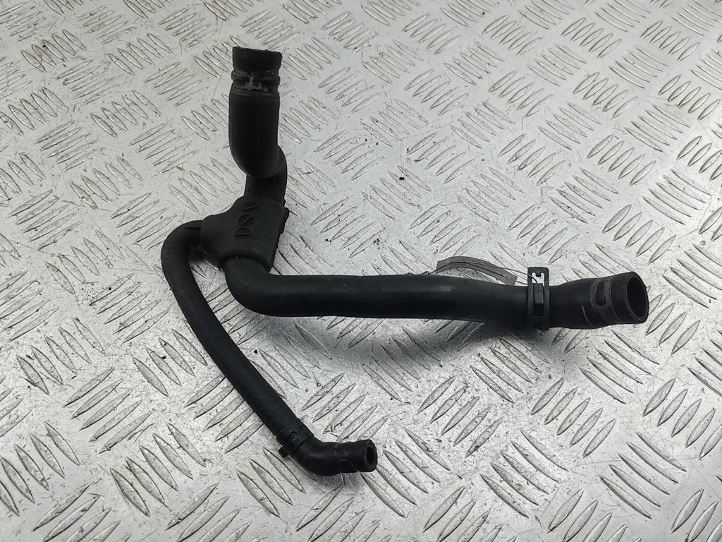 патрубок (трубопровод, шланг) Volkswagen Passat B5+ (GP) 2002, 2.0 л., бензин, МКПП, белый, седан, 06B121058AN