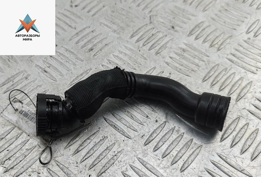 патрубок вентиляции картера Volkswagen Golf 4 поколение 2000, 1.9 л., дизель, МКПП, серый, хетчбэк 5 дв., 038103493AB - фото №1