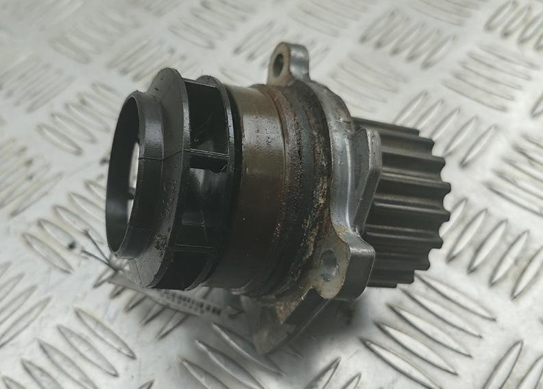 насос антифриза дополнительный Volkswagen Passat B7 2013, 2.0 л., дизель, МКПП, чёрный, универсал, 03L121019 - фото №1