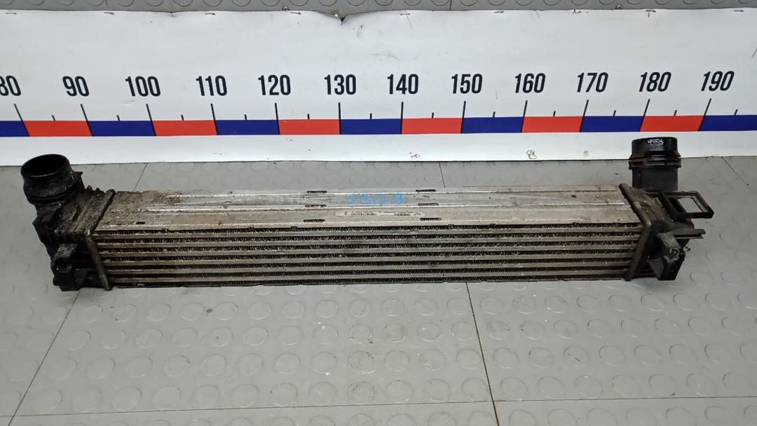 радиатор интеркулера Renault Megane 3 поколение 2010, 1.5 л., дизель, МКПП, универсал - фото №1