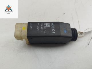 активатор (привод) замка двери Opel Omega B [рестайлинг] 2000, 2.2 л., бензин, АКПП, серый, седан, 90493702