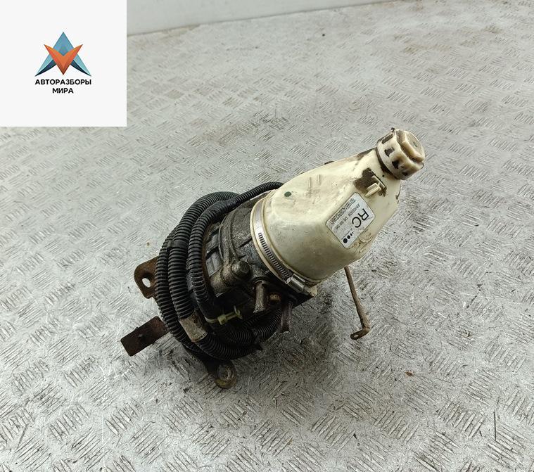 Насос гидроусилителя руля Opel Zafira 2 поколение (B) 2006, 1.8 л., бензин, МКПП, серый, минивэн, 13192897 - фото №1