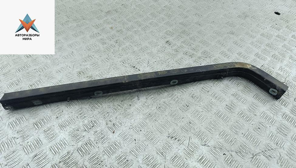 Направляющая сдвижной двери (салазка) левая Fiat Doblo 1 поколение 2002, 1.6 л., бензин, МКПП, красный, фургон - фото №1