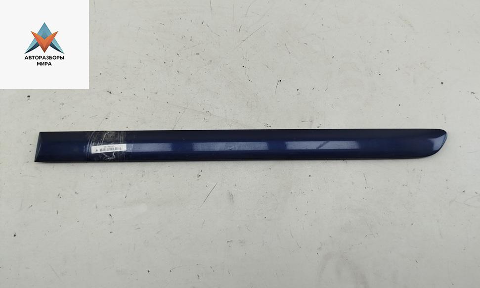 молдинг двери задней левой Volkswagen Golf 5 поколение 2006, 1.4 л., бензин, МКПП, синий, хетчбэк 5 дв., 1K4853753A - фото №1