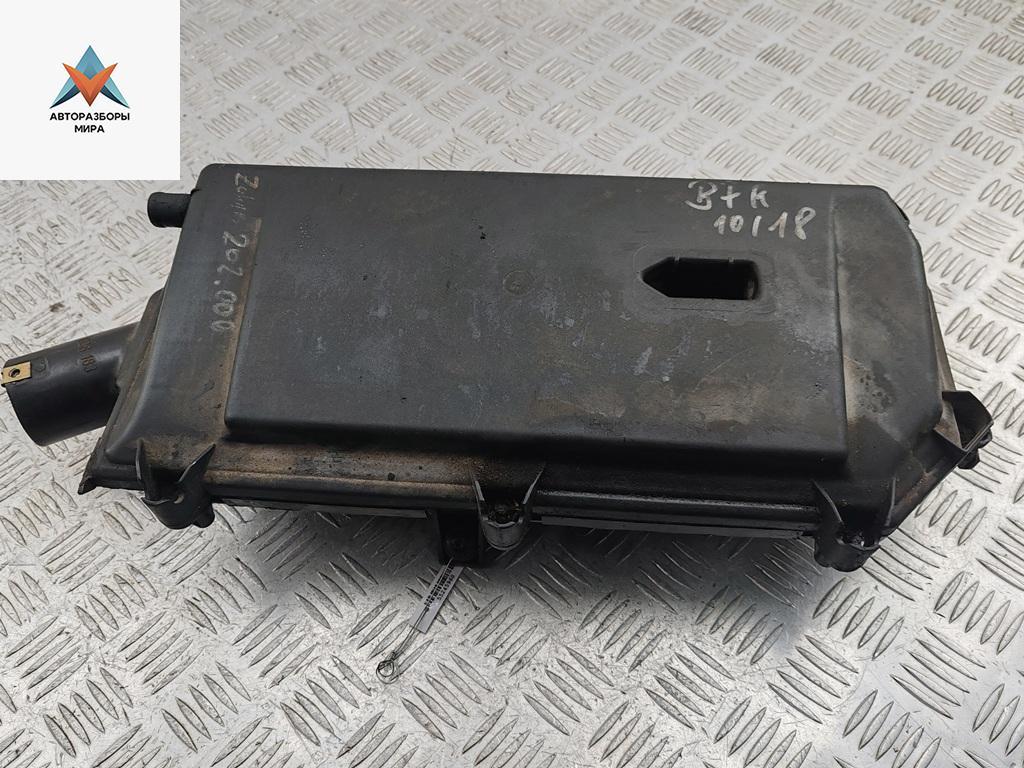 корпус воздушного фильтра Volkswagen Golf 4 поколение 2002, 1.4 л., бензин, МКПП, чёрный, хетчбэк 5 дв., 036129611AM, 036129620F - фото №1