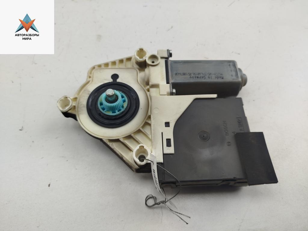 моторчик стеклоподъемника передний правый Volkswagen Passat B6 2006, 2.0 л., дизель, МКПП, чёрный, универсал, 1K0959792L - фото №1