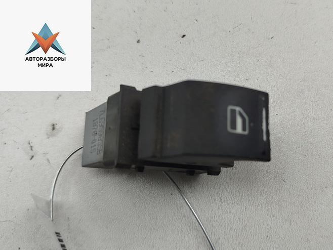 кнопка стеклоподъемника заднего левого Volkswagen Passat B6 2006, 2.0 л., дизель, МКПП, чёрный, универсал, 7L6959855B - фото №1