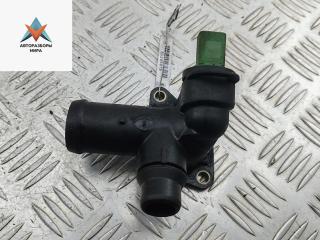 фланец (тройник) системы охлаждения Volkswagen Passat B5 [рестайлинг] 2002, 2.0 л., бензин, МКПП, серый, универсал, 06B121133