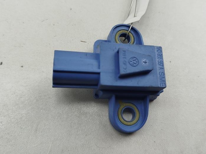 датчик AirBag Volkswagen Golf-5 2004, 1.4 л., бензин, МКПП, чёрный, хетчбэк 5 дв., 1K0955557A
