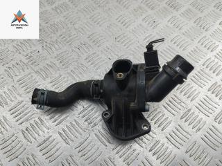 корпус термостата Volkswagen Passat B5 [рестайлинг] 2002, 2.0 л., бензин, МКПП, серый, универсал, 06B121111D