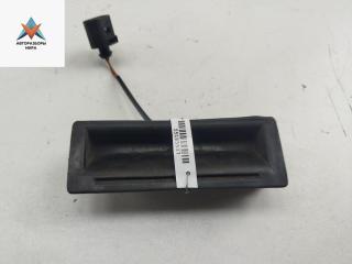 ручка крышки багажника Volkswagen Golf 4 поколение 2001, синий, универсал, 1J0827566D