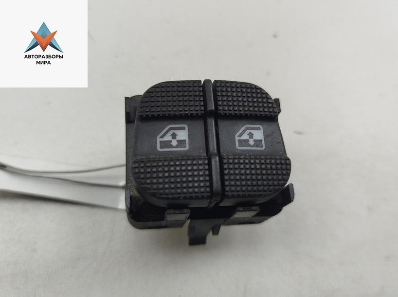 кнопка стеклоподъемника переднего левого Volkswagen Passat B4 1995, 1.6 л., бензин, МКПП, синий, универсал, 3A0959855A - фото №1