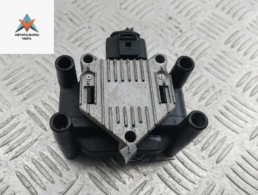 катушка зажигания Volkswagen Golf 4 поколение 2002, 1.4 л., бензин, МКПП, чёрный, хетчбэк 5 дв. - фото №1