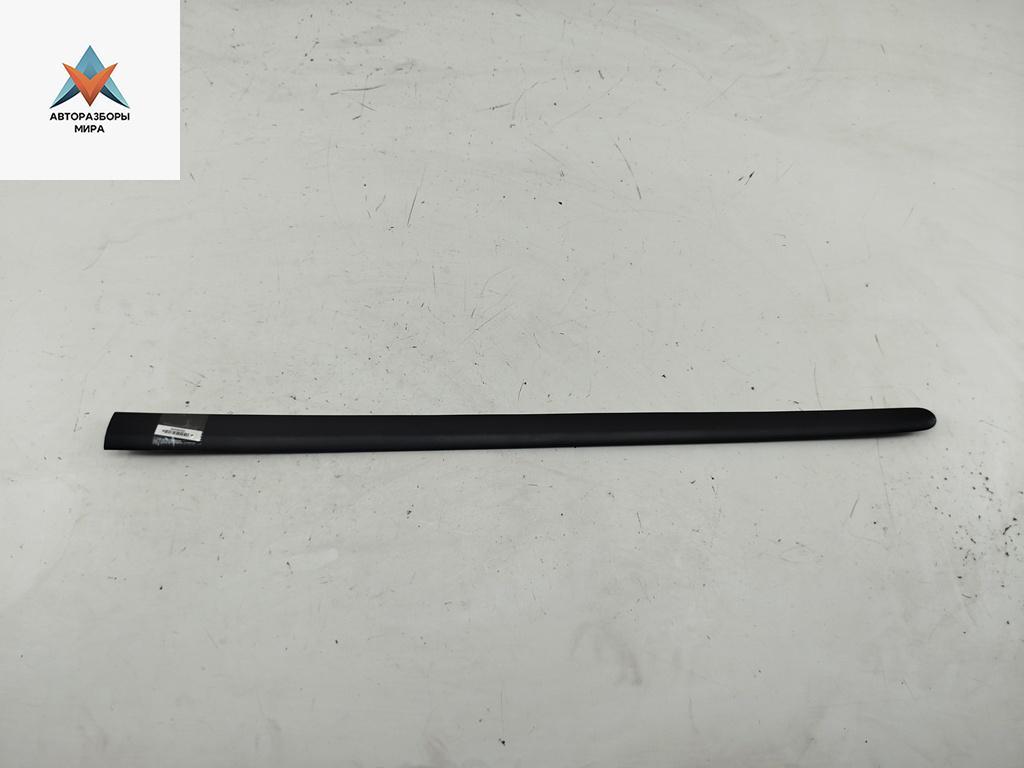 молдинг двери передней левой Volkswagen Golf 5 поколение 2004, 1.4 л., бензин, МКПП, чёрный, хетчбэк 5 дв., 1K4853515B - фото №1