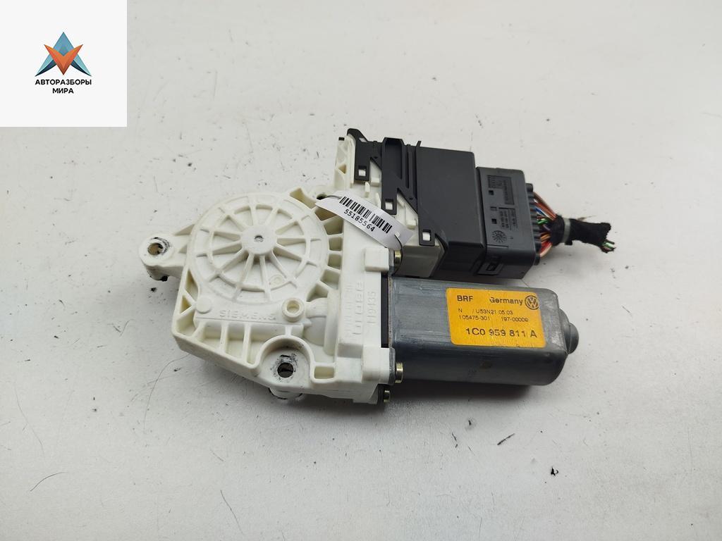 моторчик стеклоподъемника задний левый Volkswagen Bora 1 поколение 2003, 2.0 л., МКПП, седан, 105406301 - фото №1