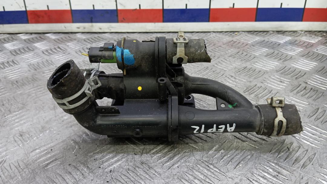 Корпус термостата дизельный Volvo V40 2 поколение 2013, 1.6 л., дизель, МКПП, хетчбэк 5 дв., 9670253780 - фото №1